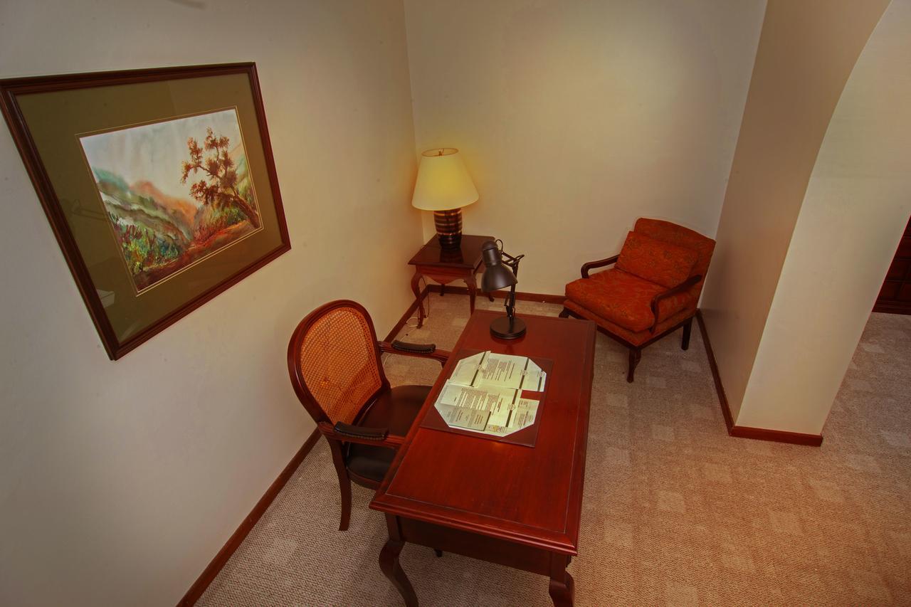 Socialtel Quito Hotel Bagian luar foto