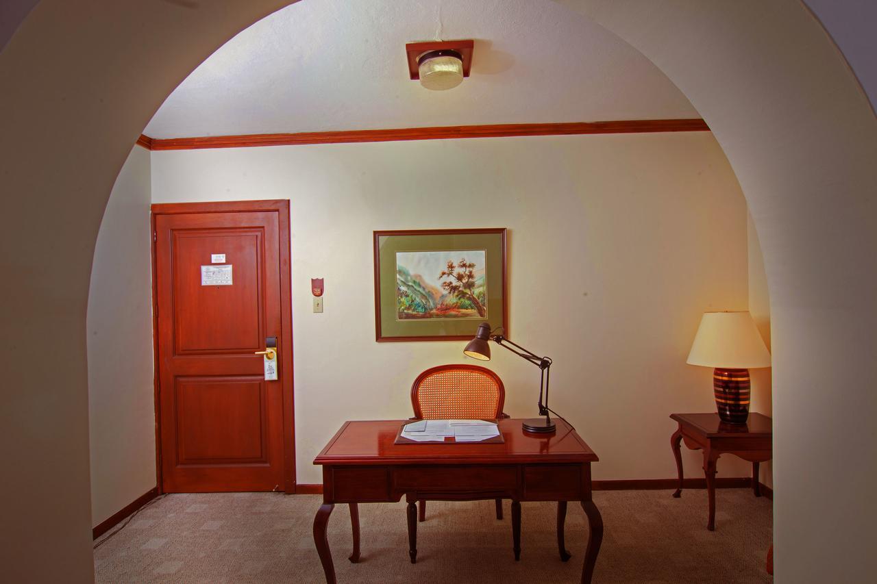 Socialtel Quito Hotel Bagian luar foto