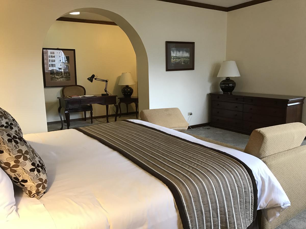 Socialtel Quito Hotel Bagian luar foto